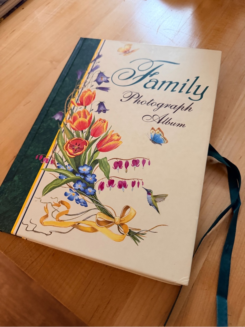 Family Photograph Album - Cream Floral Cover